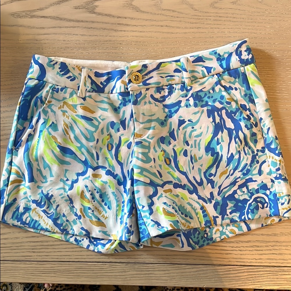 Lilly Pulitzer Women's Blue and Green Patterned Shorts